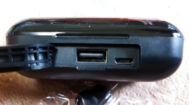Qoo10の安いワイヤレスイヤホンレビュー F9　USB充電　モバイルバッテリーとしても使える